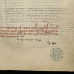 La table des matières médiévale de ce manuscrit, en rouge, a été complétée par l’indication de feuillets de début des différentes parties, puis par une annotation d’un bibliothécaire du XVIIe-XVIIIe siècle, elle-même complétée par une annotation de Dom Delannes. MGT, ms. 259, f. 1.